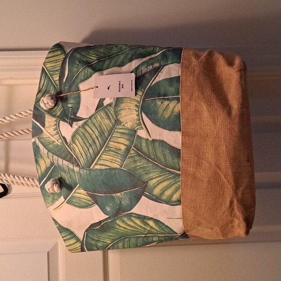 Large Tommy Bahama  Tote Bag. - Picture 3 of 4